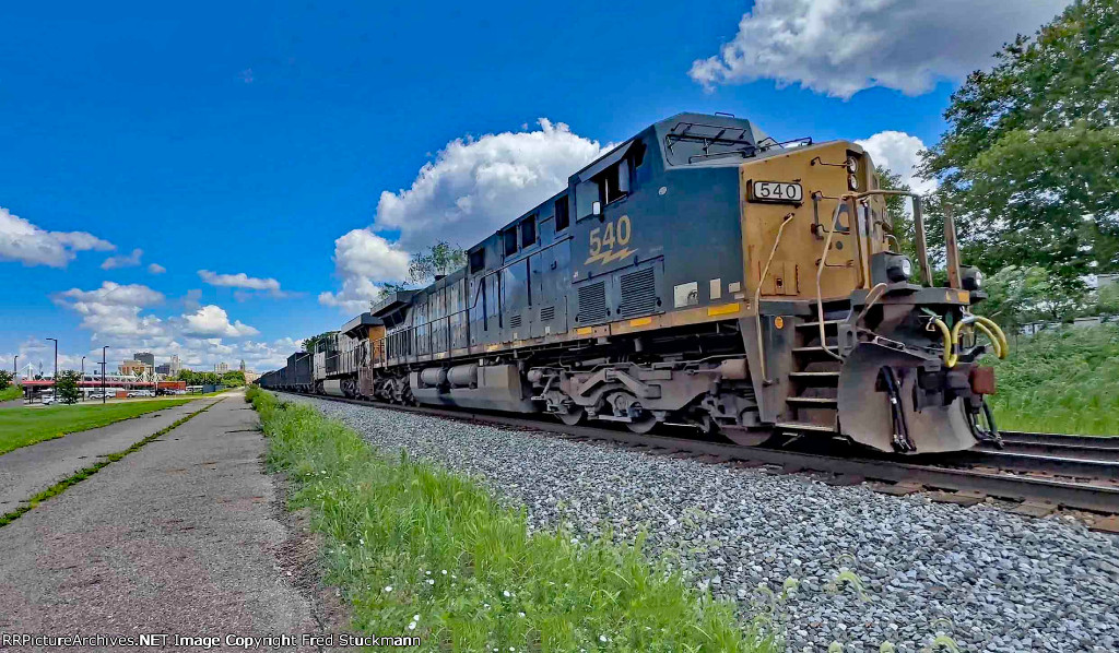 CSX 540 leads B157.